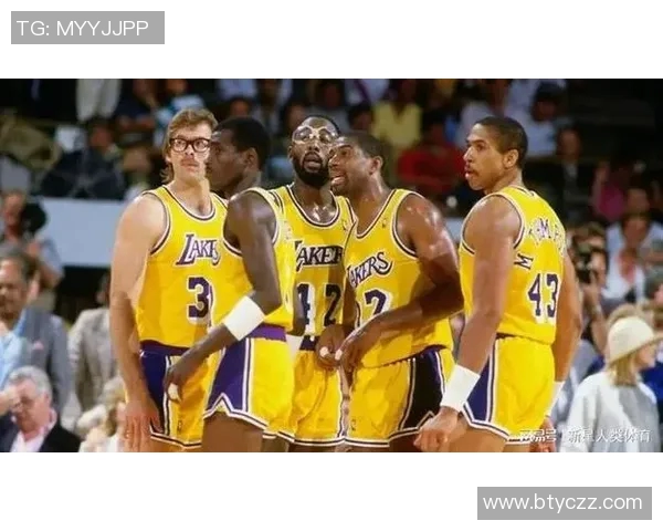 湖人队在季后赛中的辉煌历程与对手的激烈对抗分析